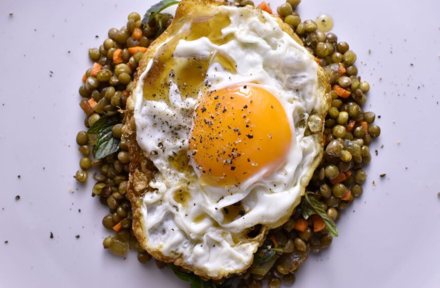 lentils with fried egg and honey