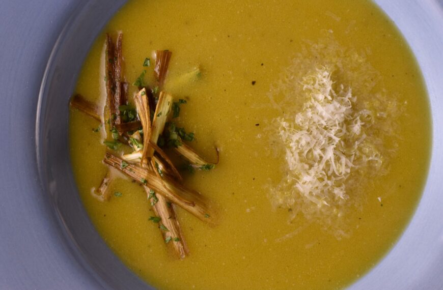 vegetable soup with crunchy leek and parmesan cheese