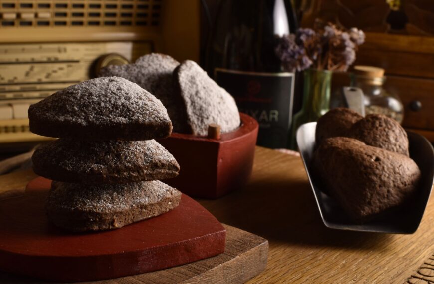 cocoa pasticciotti with citron marmalade