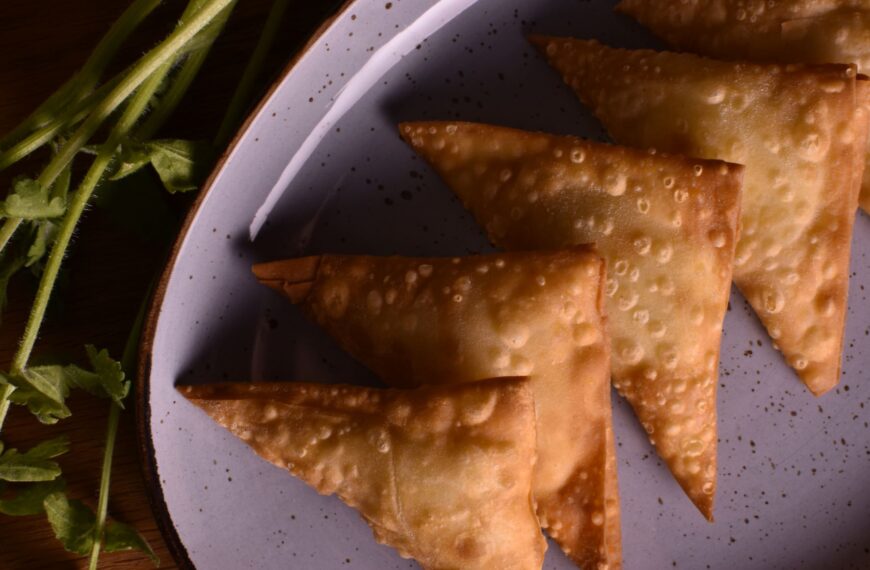 Fried filo pies with ricotta, pine nuts and wild herbs
